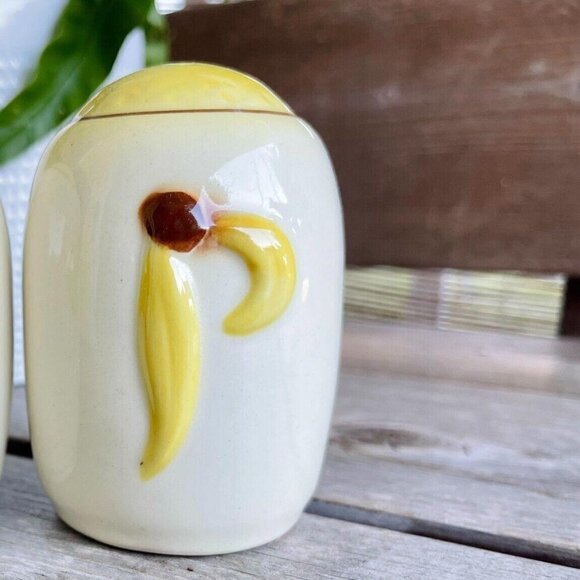 Vintage HULL Pottery Daisy Sunflowers Pepper Shaker Replacement 3 Inch - Picture 1 of 4